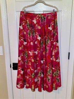 Bright Pink Floral A-Line Swirly Circle Skirt. Size Large